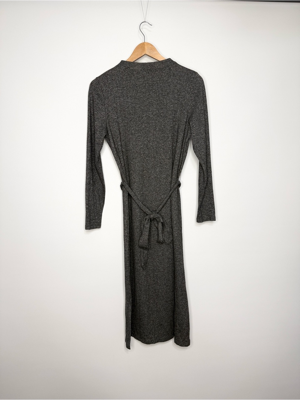 Time & Tru Women's Long Sleeve Knit Tie-Waist Dress in Grey Size Small